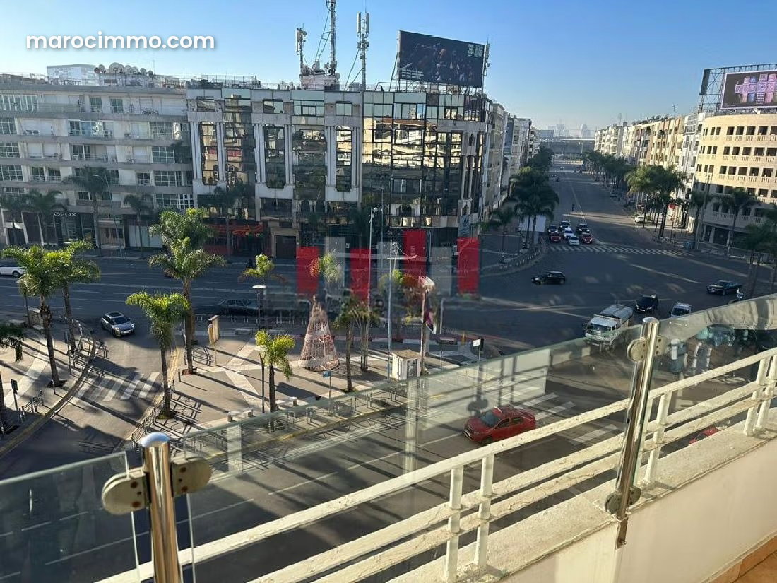 شقة فاخرة للبيع بحي راسين في الدار البيضاء — الدار البيضاء