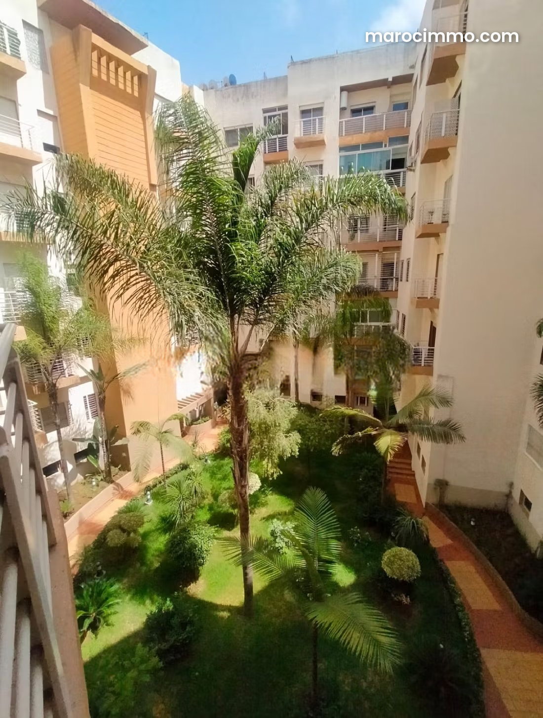 Appartement 3 chambres à Sidi Maarouf Casablanca avec garage — Casablanca