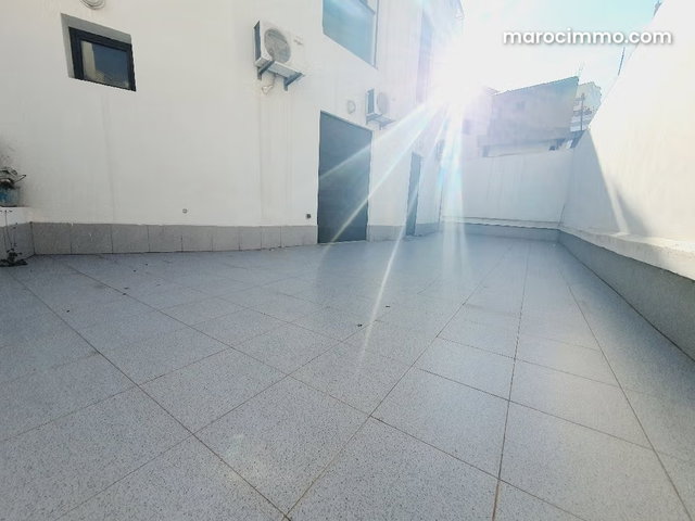 Top appartement moderne avec terrasse à la vente — 2