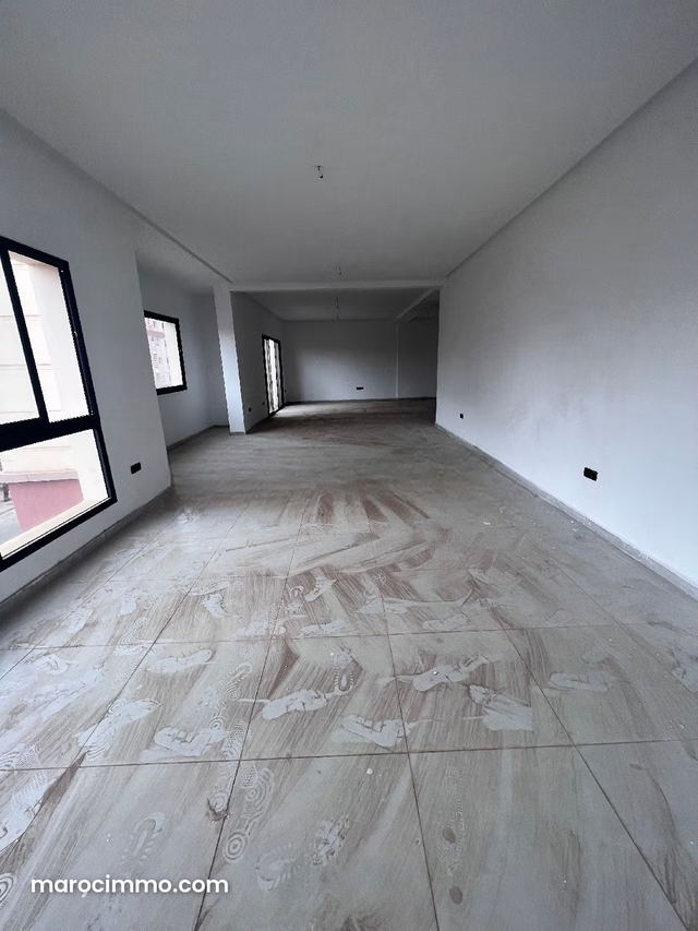 Offices for Rent in Bouaakkaz. Total Area 79 m². Concierge and Air Conditioning — Marrakesh