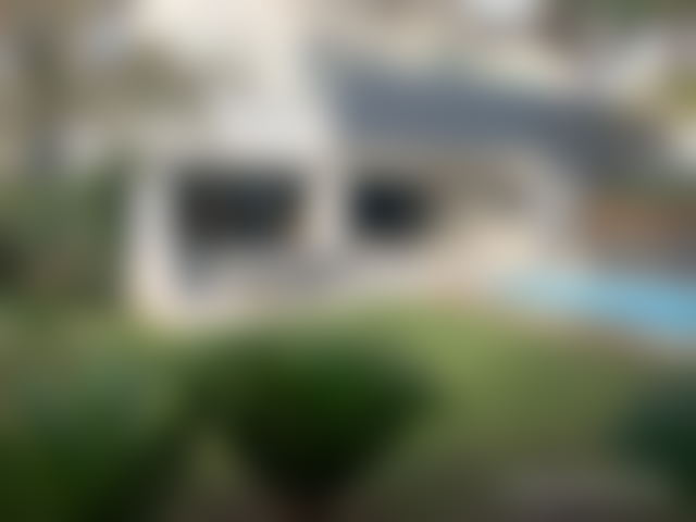 High-end villa for rent, Bouskoura town centre, pool and garden — Bouskoura