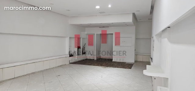 Immeuble a usage professionnel de 1800 m2 de surfaces utiles a la location en plein quartier Abdelmoumen, Tramway mitoyen — 2