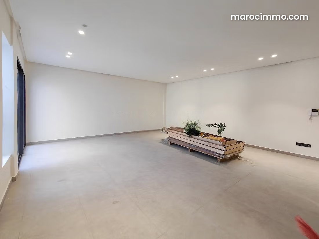 Bureau 74 m² à vendre Oasis, Casablanca, proche gare et tramway — Casablanca