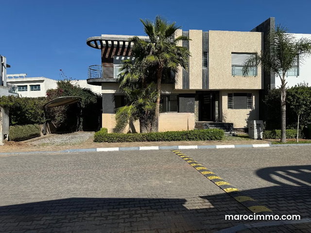 Villa à louer à Bouskoura 4 chambres avec piscine — 3