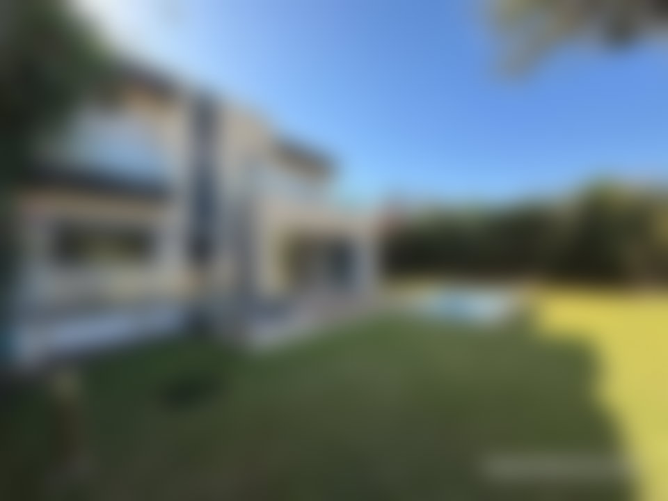 فيلا فاخرة بمسبح خاص للكراء في قلب بوسكورة المركز