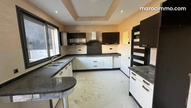 Villa à louer à Bouskoura 4 chambres avec piscine — 4