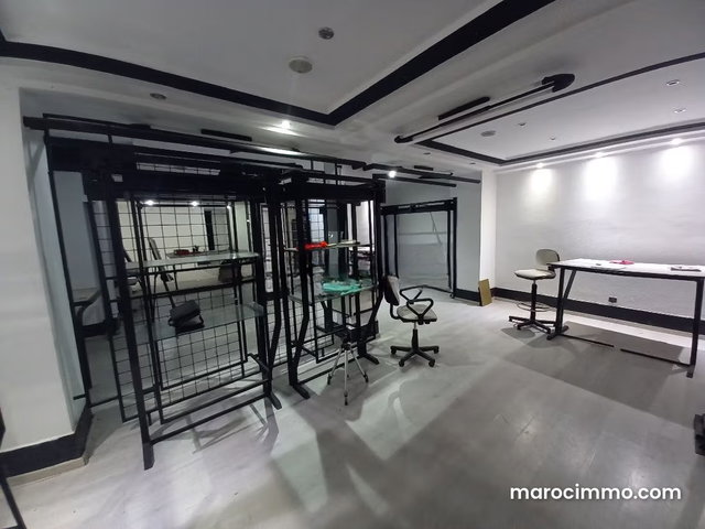 A louer local commercial 120m2 Gauthier — 3