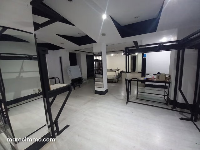 A louer local commercial 120m2 Gauthier — 2