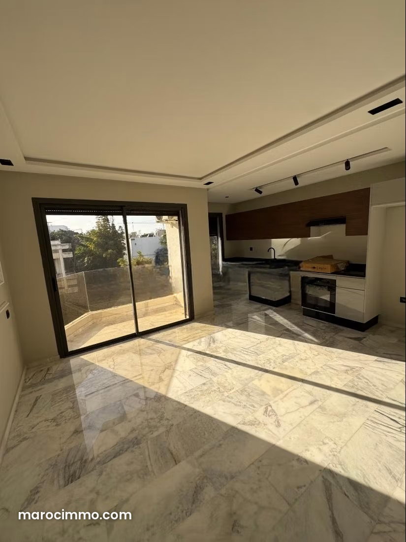 Studio luxe 50 m² avec terrasse, quartier Oasis, Casablanca — Casablanca