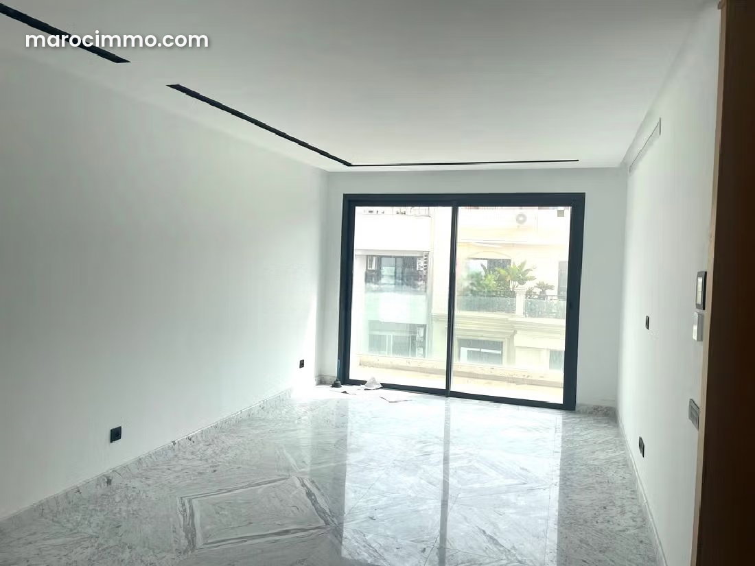 3-Bedroom Apartment with Terrace, Golden Triangle, Casablanca — Casablanca