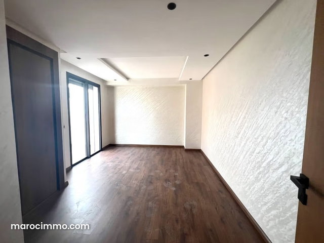 Appartement de 57 m² au quartier des hôpitaux — 2