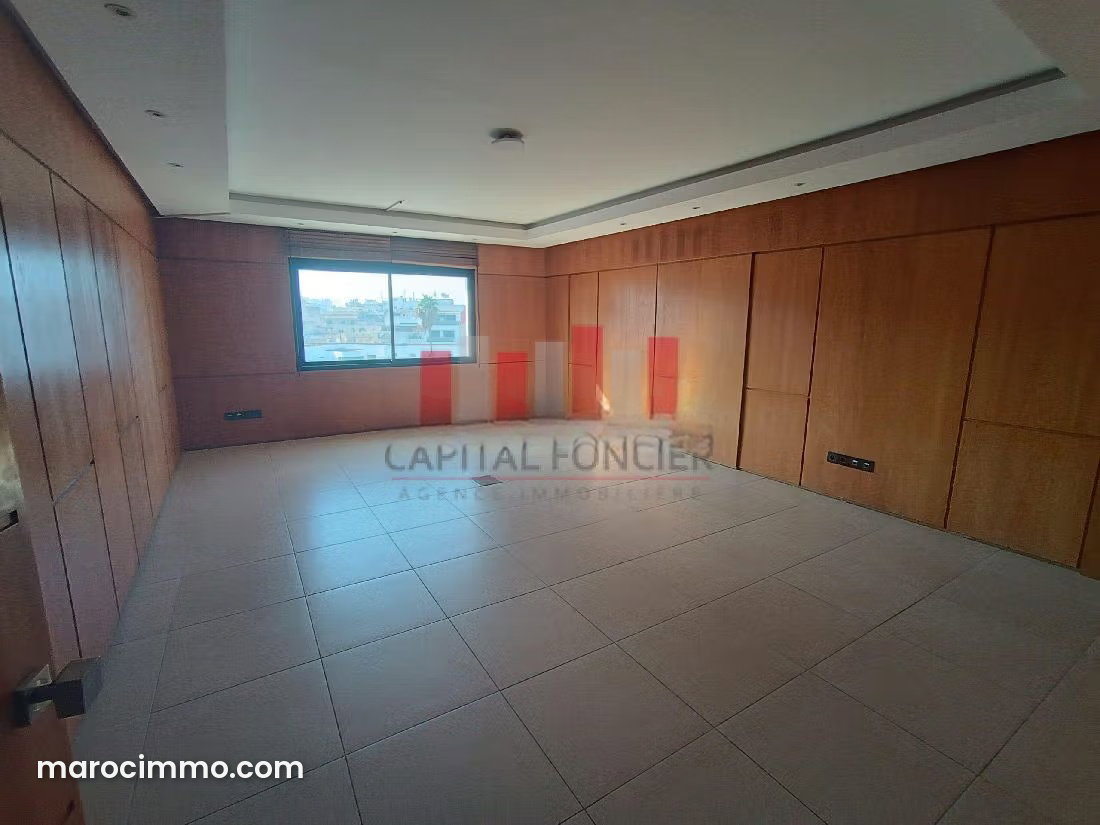 350 m² Office, Boulevard Massira, Casablanca Racine — Casablanca