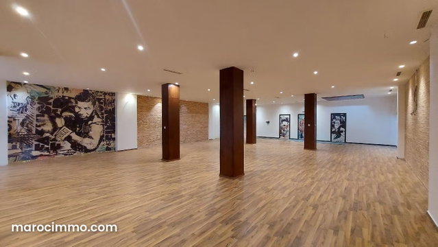 Local commercial shop 220 m² near Ghandi Mall — 3