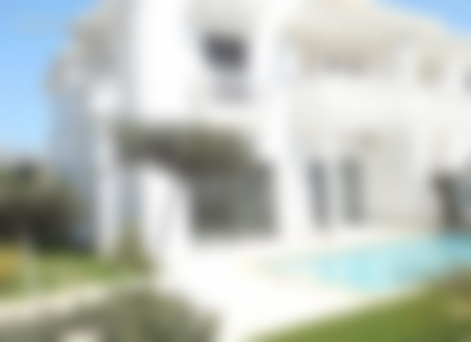 Villa de luxe avec piscine à Bouskoura centre