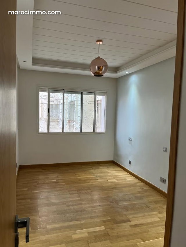 Bel appartement à louer bd mly youssef — 4