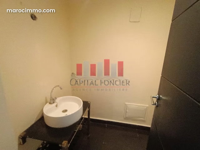 Magnifique bureau de 50m2 à la location Racine Rez de chaussée — 2