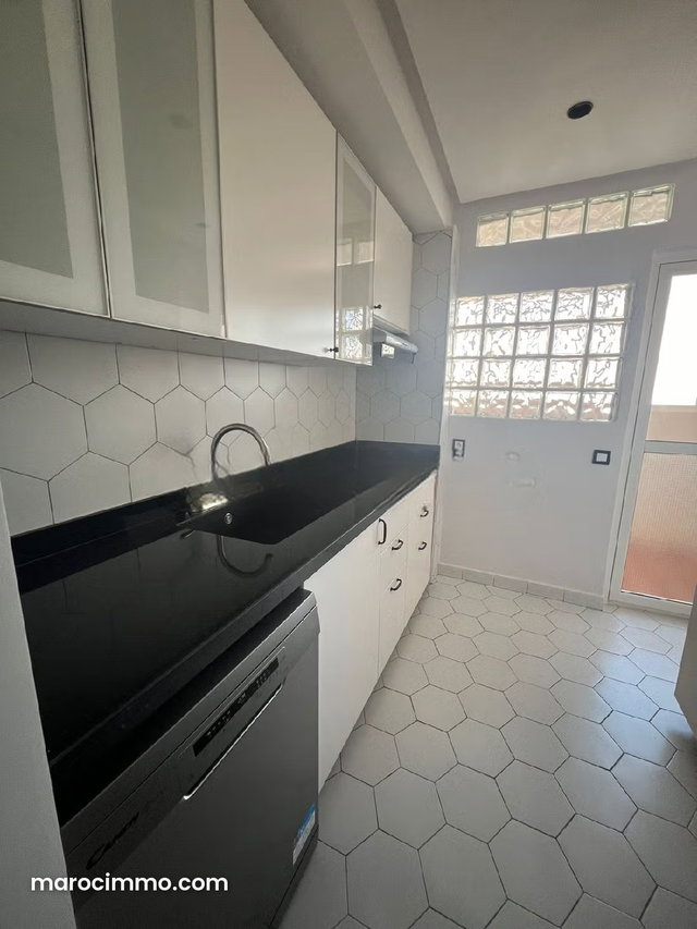 Studio for Sale in City Center 60 m² — 5