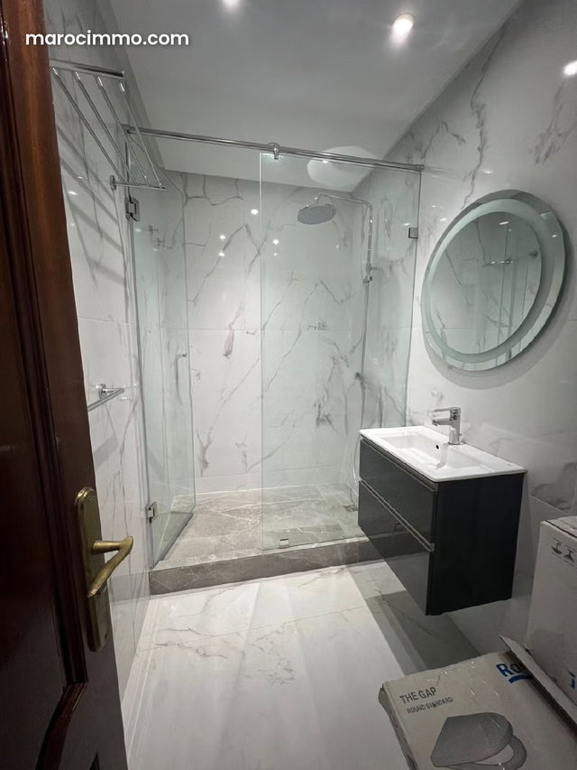 Studio for Sale in City Center 60 m² — 4