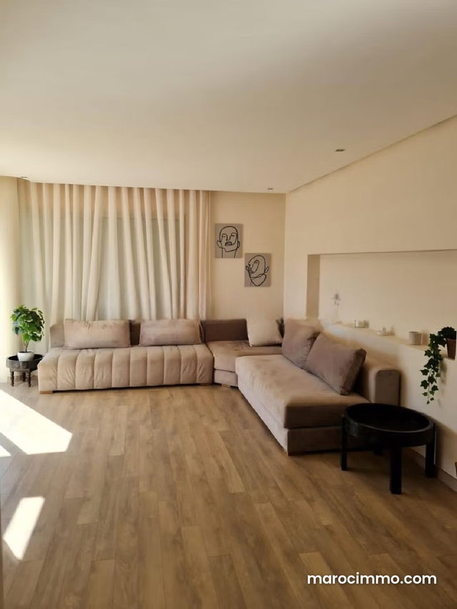 Bel appartement AB — 5