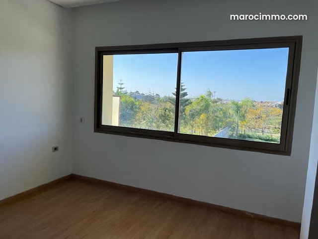 Superbe villa vide à louer à Bouskoura — 2