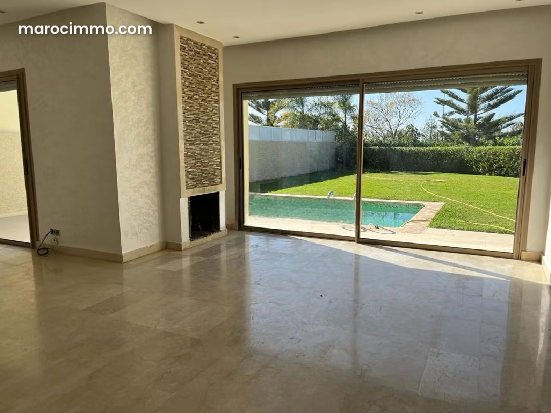 500 m² Villa with Pool, Central Bouskoura — Bouskoura