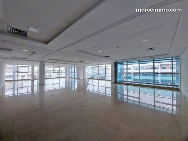 Location plateau bureau haut standing 198m2 Bd Abdelmoumen Casablanca — 2