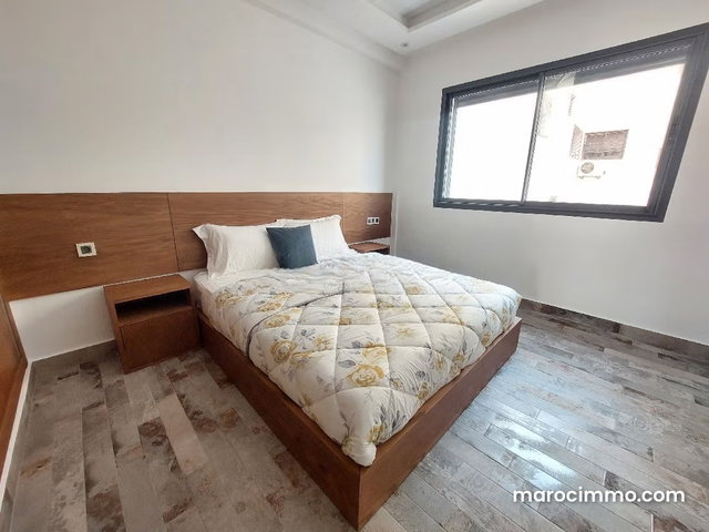 Spacieux studio neuf avec grand balcon — 4