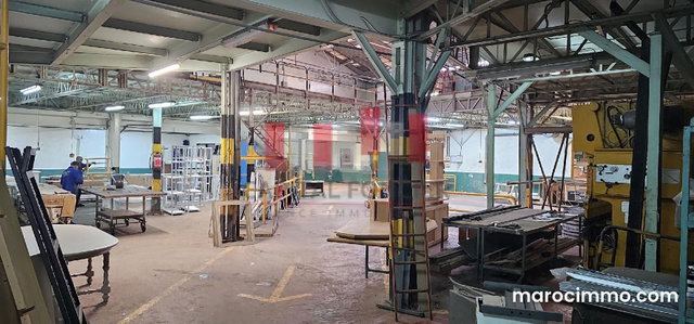 Hangar industriel de 1800 m de surface idéal pour production ou stockage a ain sebaa a la location — 2