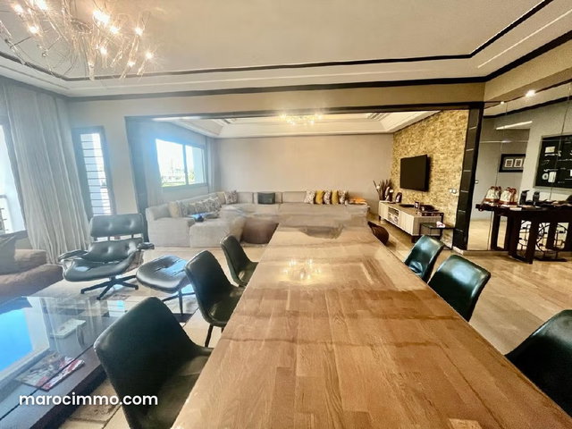 Appartement à Vendre de 302.0 m² à Casablanca, Maarif Extension — 3