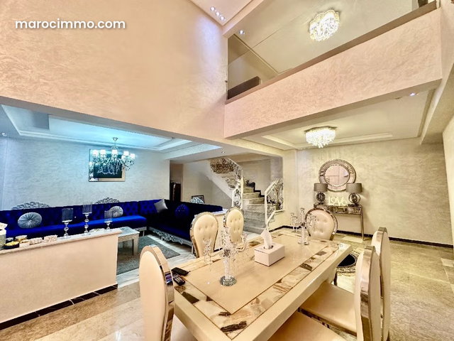 Beau duplex en location à Guéliz. Surface totale 198 m². Meublé — 2