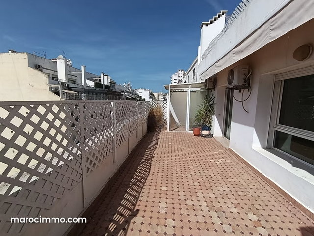 Bijoux avec Terrasses au coeur de Racine — 2