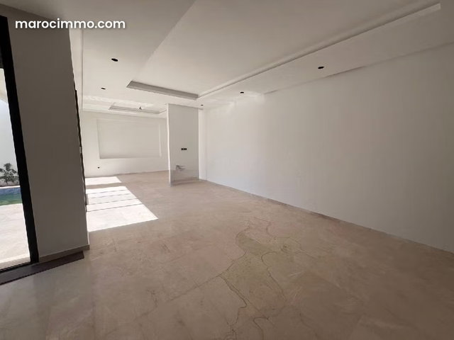 Villa neuve à louer à Darbouazza — 2