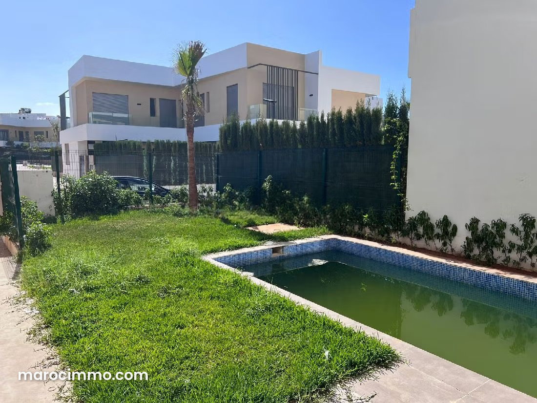 4-Bedroom Villa with Swimming Pool, Dar Bouazza, Gated Community — Dar Bouazza