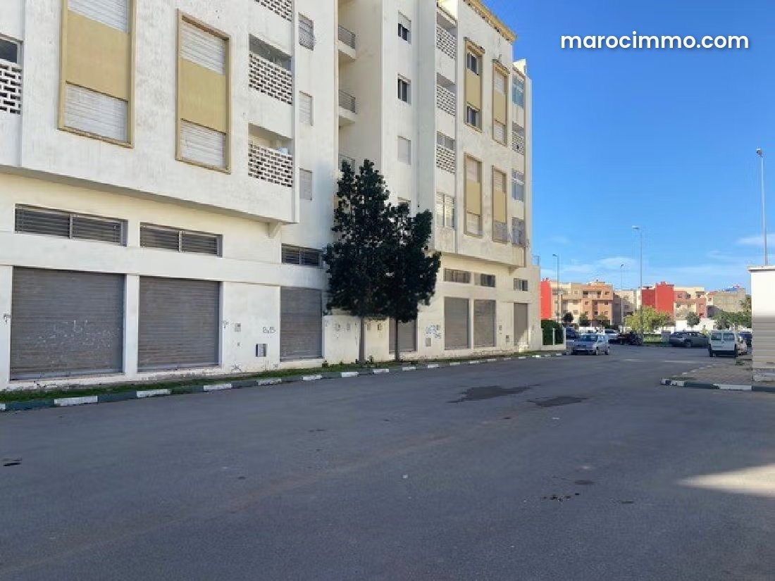 43 m² Commercial Premises with Mezzanine in Bouznika Al Kawtar — Bouznika
