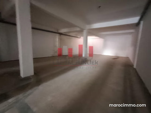 Local commercial de 320m2 à la location Beausejour 2 grands Rideaux — 5