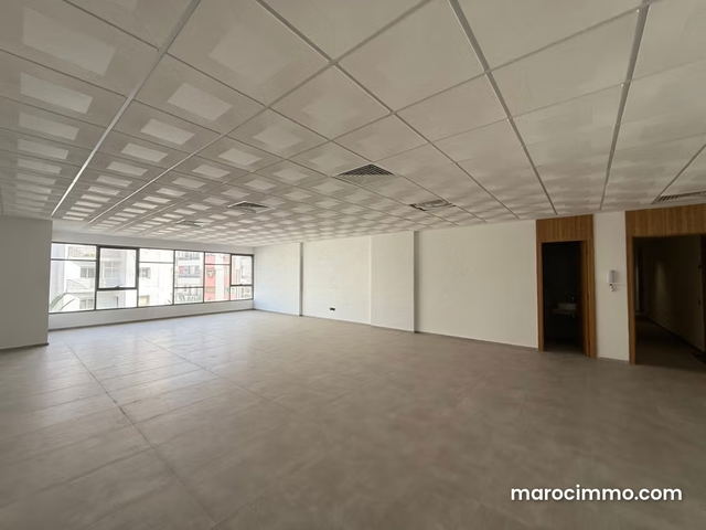 Magnifique Plateau Bureau de 111 m à Yacoub el Mansour Casablanca — Casablanca
