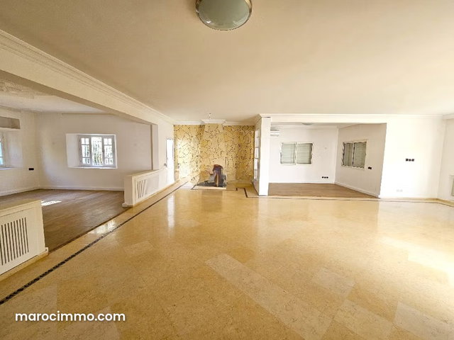 Très Belle Villa à Vendre au Quartier Souissi — 2