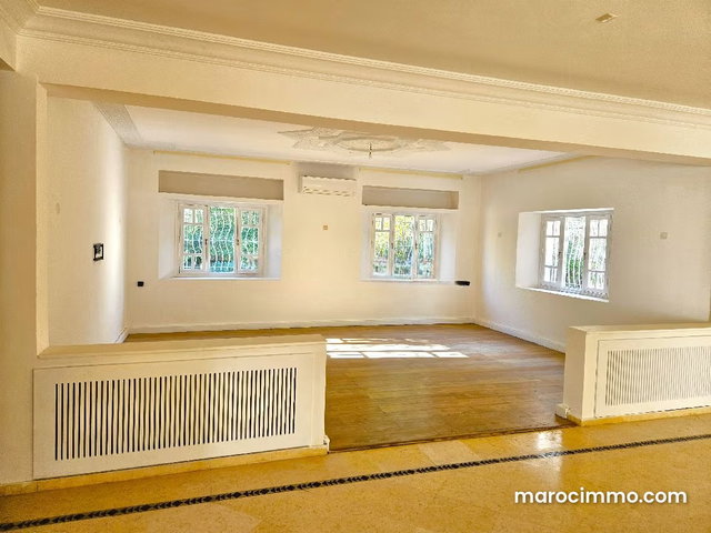 Très Belle Villa à Vendre au Quartier Souissi — 3