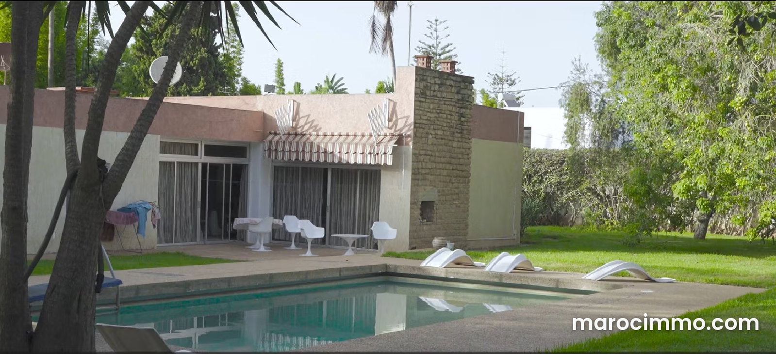 Villa 2400 m² avec piscine et jardin, Souissi, Rabat — Rabat