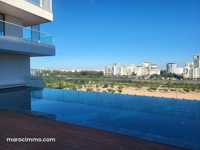 Luxurious Apartment with Park View — 4