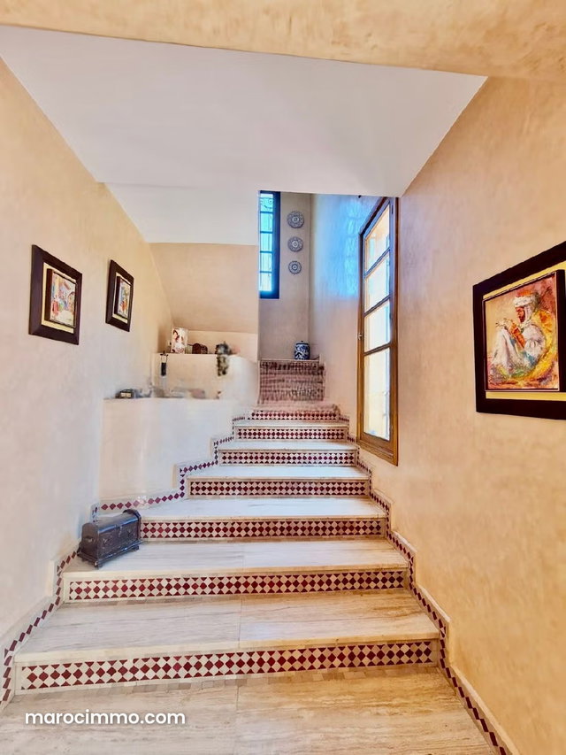 Villa à Vendre de 385.0 m² à Casablanca, Sidi Maarouf — 5