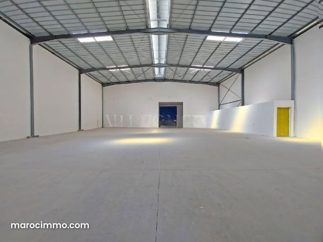 765 m² Industrial Premises with Mezzanine Offices, Central Bouskoura — Bouskoura