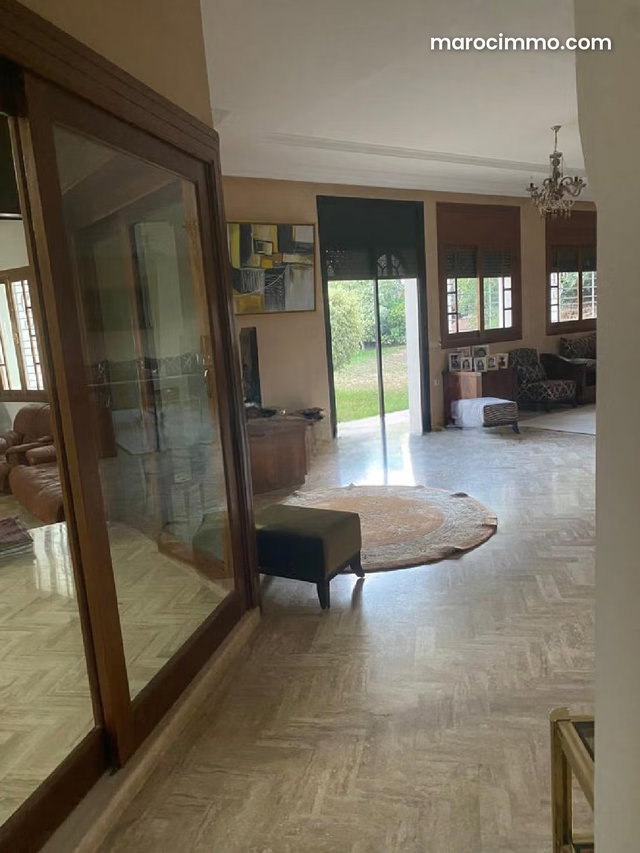 Magnifique villa de 18 ans à souissi — 2