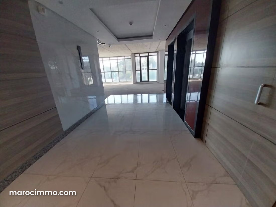 808 sqm Office for Lease, Oasis, Casablanca, Premium Setting and Amenities — Casablanca