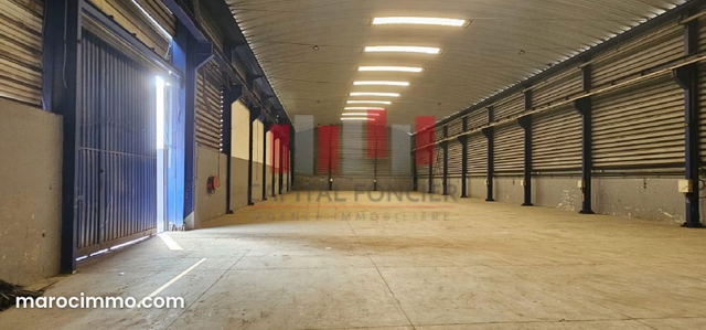 Hangar industriel de 1200 m2 au sol idéal pour activité de stockage a la location a ain sebaa accès autoroutier immédiat — Casablanca