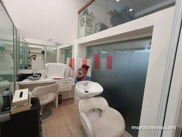 Local commercial de 90m2 à la location Bourgogne — 5