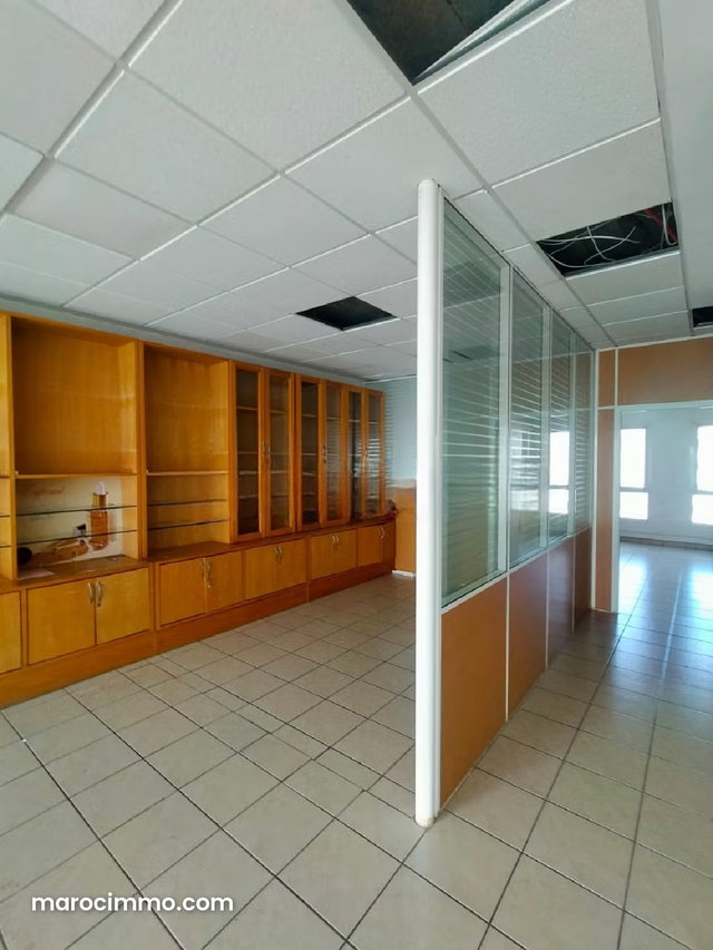 Un beau bureau sans vis à vis à la location — 3