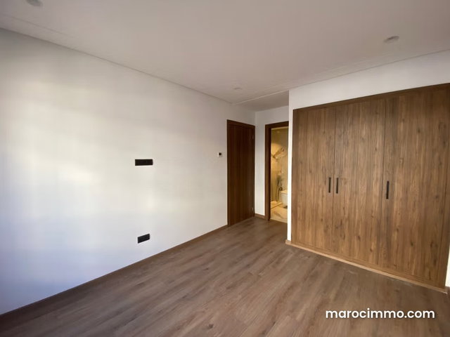 En Location Vide: Magnifique Appartement 3 chambres lumineux avec terrasses à L’Oasis — 3