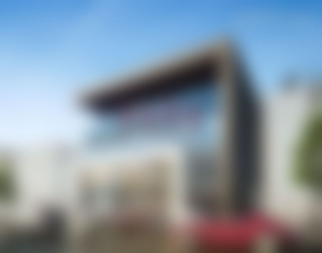 محل تجاري فسيح للإيجار بحي أنفا في الدار البيضاء — الدار البيضاء