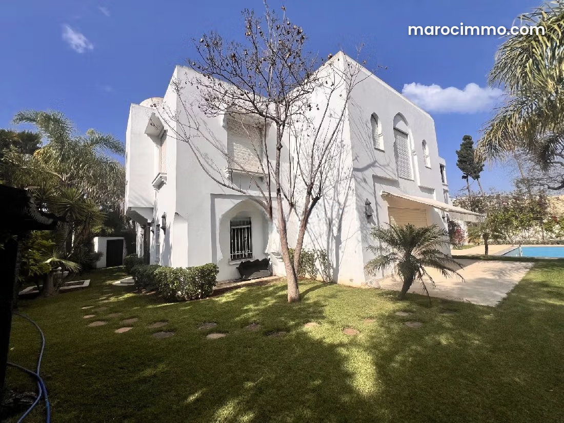 980 sqm Villa with Pool and Garden for Sale in Anfa, Casablanca — Casablanca